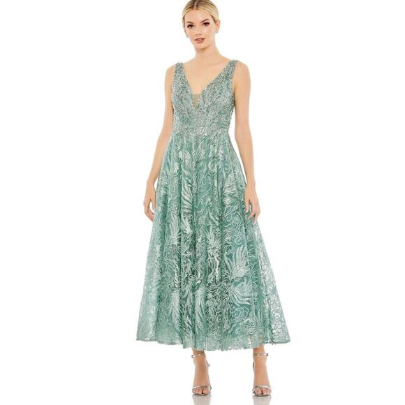 Mac Duggal evening a-line dress beaded sleeveless size 8 green 20422 UB